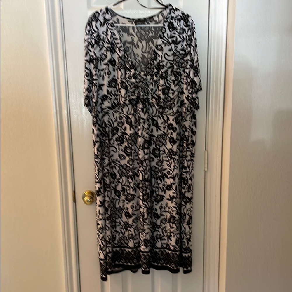Avenue Black and White Dolman Sleeve Maxi Dress